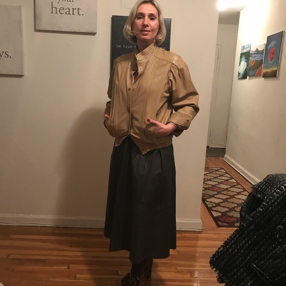 Leather bomber. - Picture 3 of 5